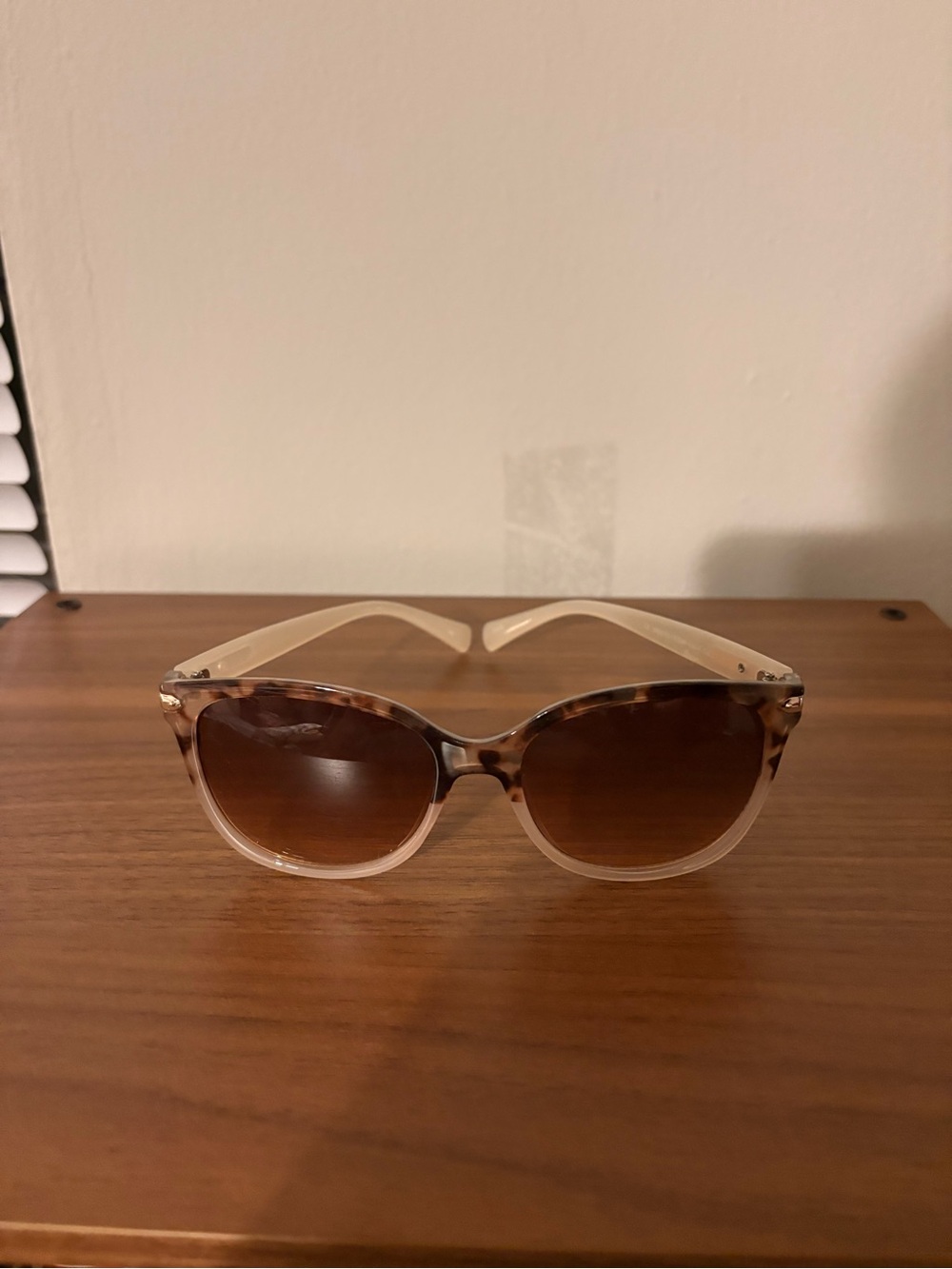 Women's Tortoiseshell Cat Eye Sunglasses